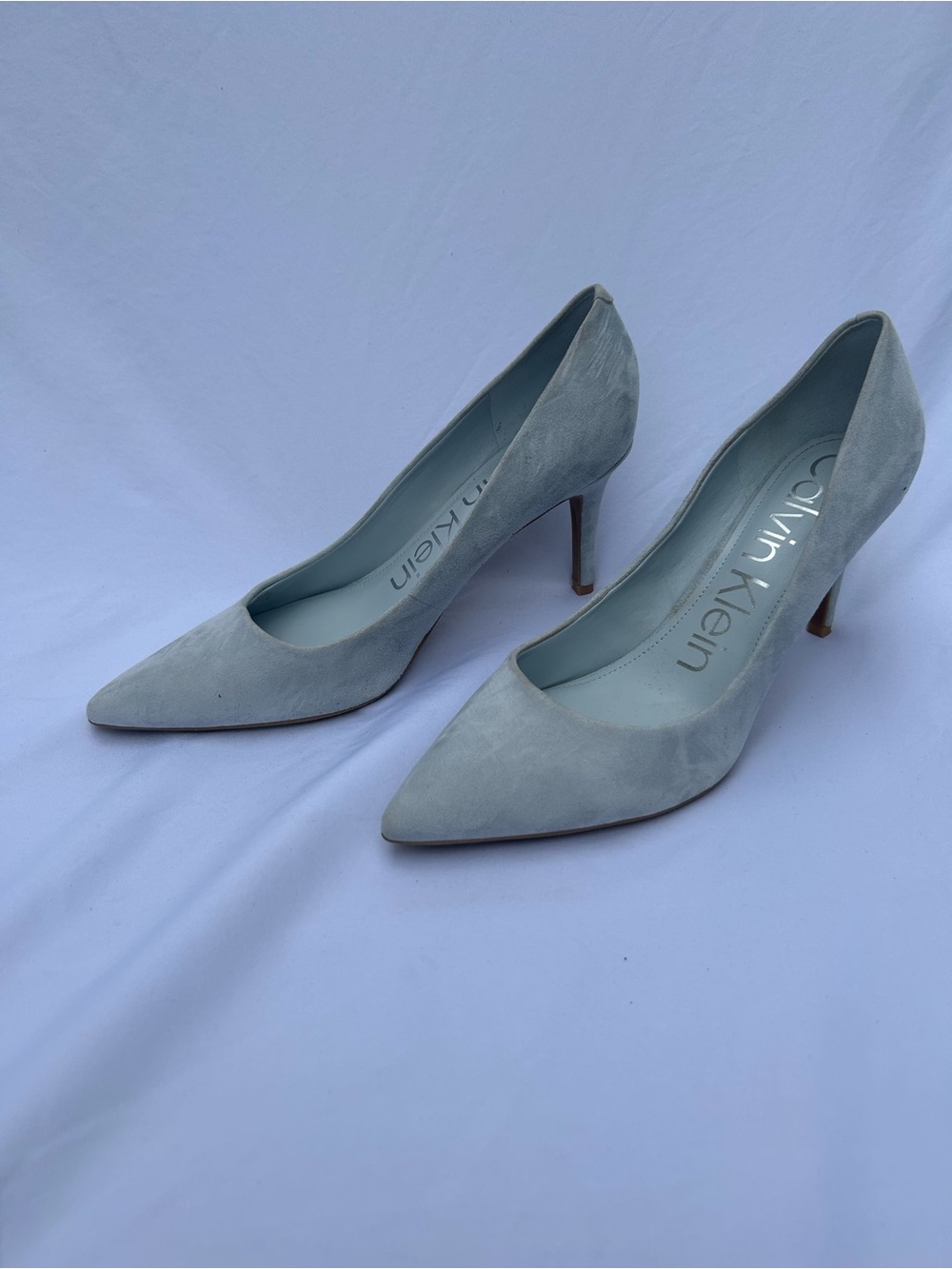 Calvin Klein Pale Gray Suede Pointed Toe Pumps size 11